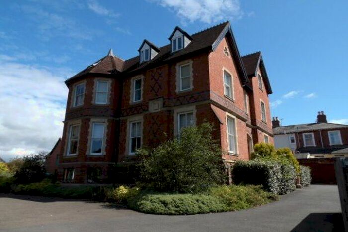 1 Bedroom Flat To Rent In Tredennyke House, Worcester, WR1