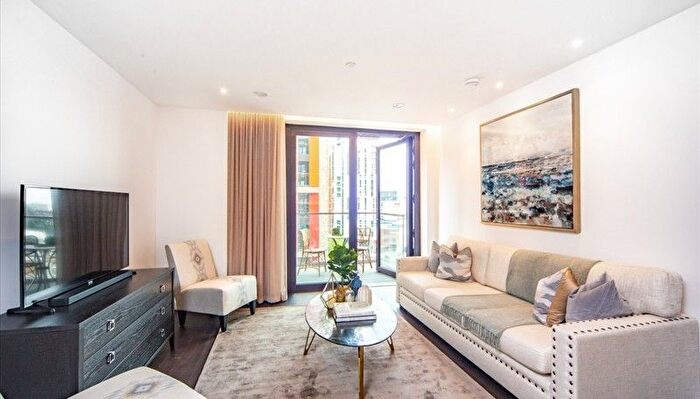 3 Bedroom Flat To Rent In Thornes House, Charles Clowes Walk, London, SW11