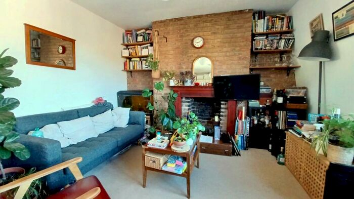 1 Bedroom Flat To Rent In Dalmeny Road, Tufnell Park, N7