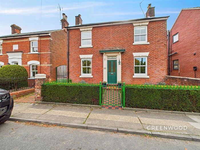 3 Bedroom Detached House For Sale In Halstead Road, Colchester, CO3