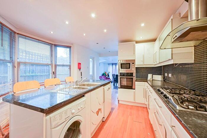 6 Bedroom House To Rent In Warham Road, Crouch End, London, N4