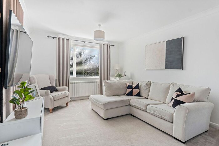2 Bedroom Flat For Sale In Steepdene, Poole, BH14