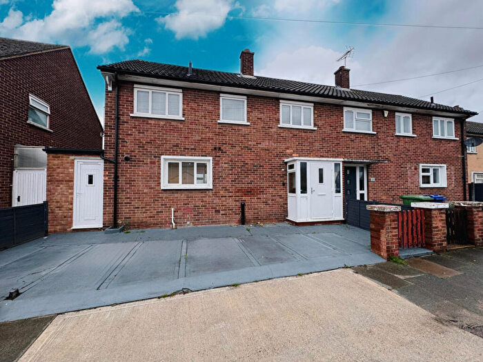 3 Bedroom Semi-Detached House For Sale In Goddard Road, Stifford Clays, Grays, RM16