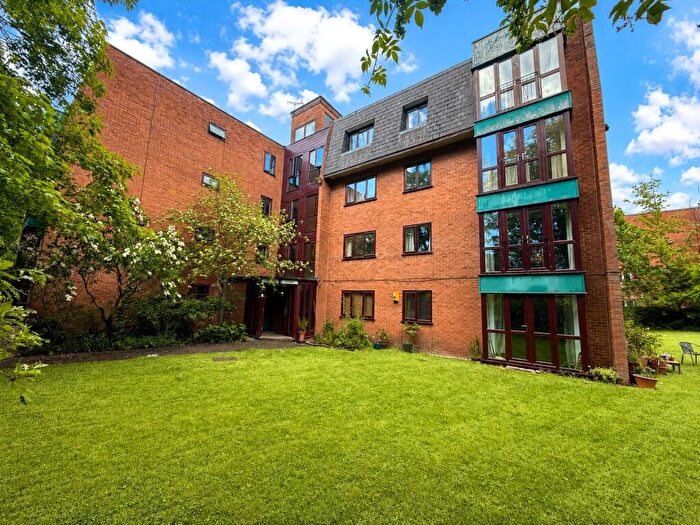 1 Bedroom Apartment For Sale In Egerton Court, Victoria Park, Manchester, M14