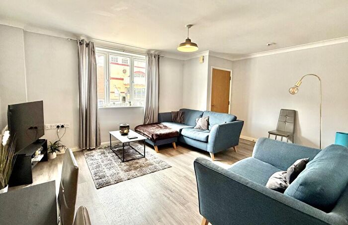 2 Bedroom Flat For Sale In Forton Road, Gosport, PO12