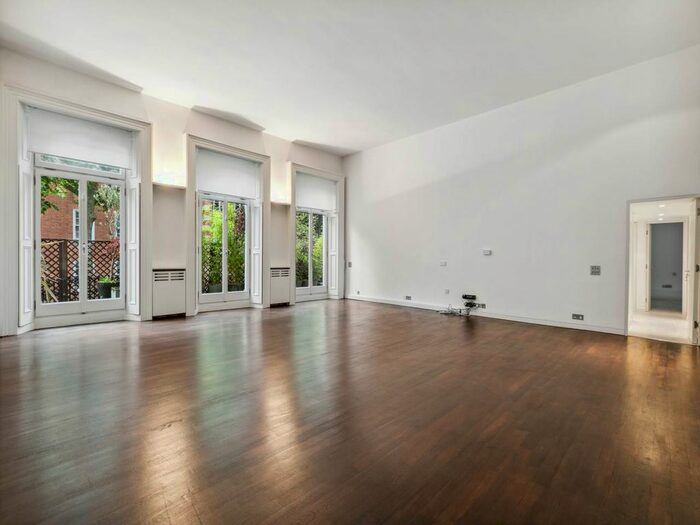 3 Bedroom Flat To Rent In Old Brompton Rd, South Kensington, London, SW5