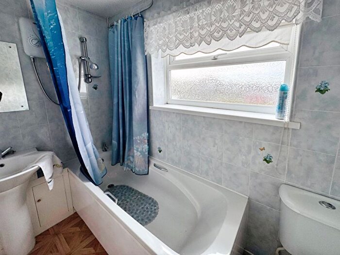 2 Bedroom Semi-Detached Bungalow For Sale In Moss Crescent, Ryton, NE40