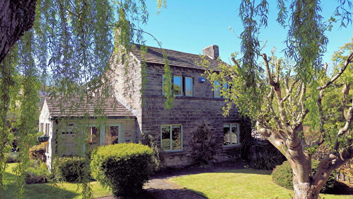 3 Bedroom Detached House For Sale In Abbey Road, Shepley, HD8