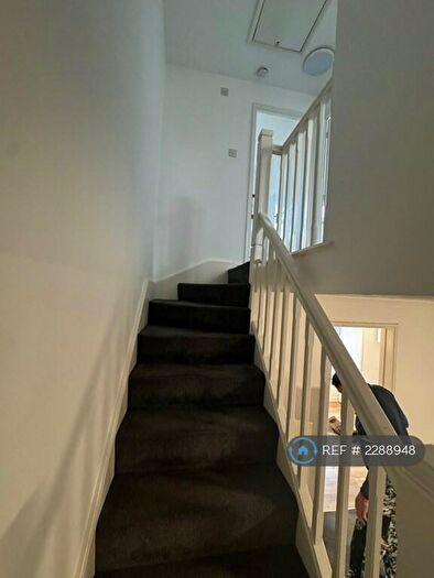 2 Bedroom End Of Terrace House To Rent In Howard Close, Loughton, IG10