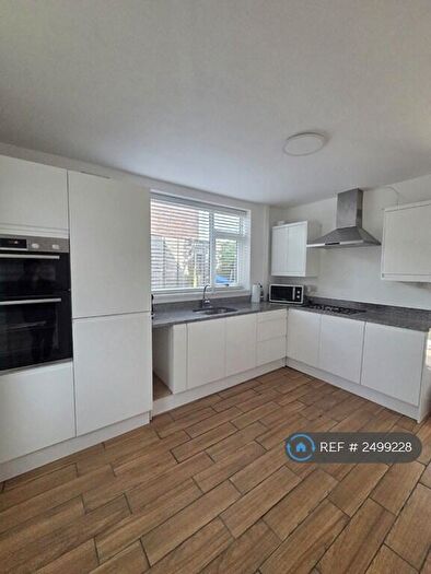 2 Bedroom End Of Terrace House To Rent In Colbourne Grove, Hyde, SK14