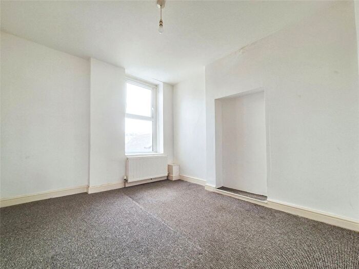 1 Bedroom Flat For Sale In Avenue Road, Ilfracombe, EX34