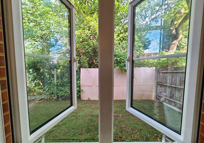 1 Bedroom Flat For Sale In Hawkers Close, Totton, Southampton, SO40