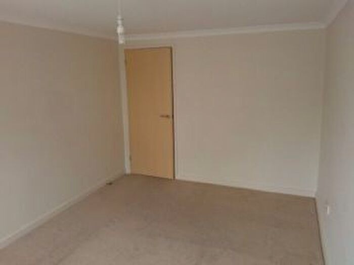1 Bedroom Flat To Rent In Eastwick Road, Taunton, TA2