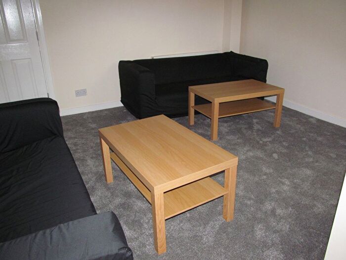 5 Bedroom Terraced House To Rent In Essex Street, Reading, RG2