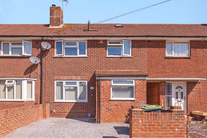 4 Bedroom Terraced House For Sale In Littlegreen Avenue, Havant, Hampshire, PO9