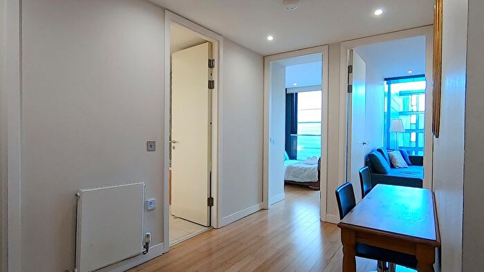 1 Bedroom Flat To Rent In Simpson Loan, Edinburgh, EH3