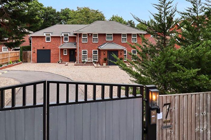 5 Bedroom Detached House For Sale In South Farm Lane, Bagshot, GU19