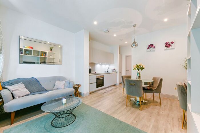 1 Bedroom Flat To Rent In Chiswick High Road, W4