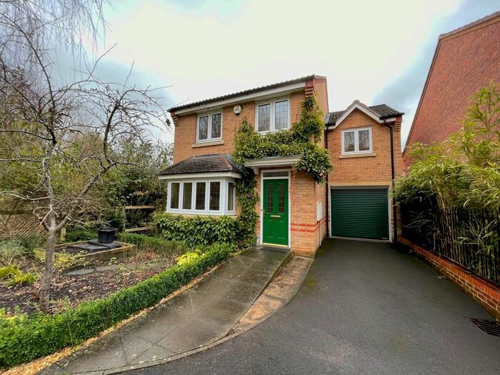 4 Bedroom Detached House To Rent In Huntingdon Gardens, Newbury, RG14