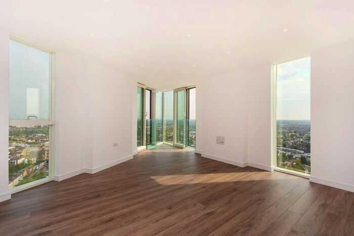 2 Bedroom Flat To Rent In Saffron Tower, East Croydon, Croydon, CR0