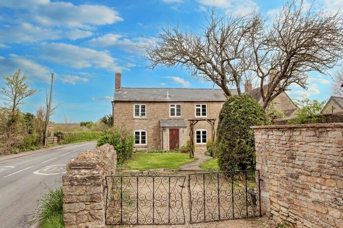 2 Bedroom Cottage For Sale In Duttons Cottage, Lew Road, Curbridge, OX29