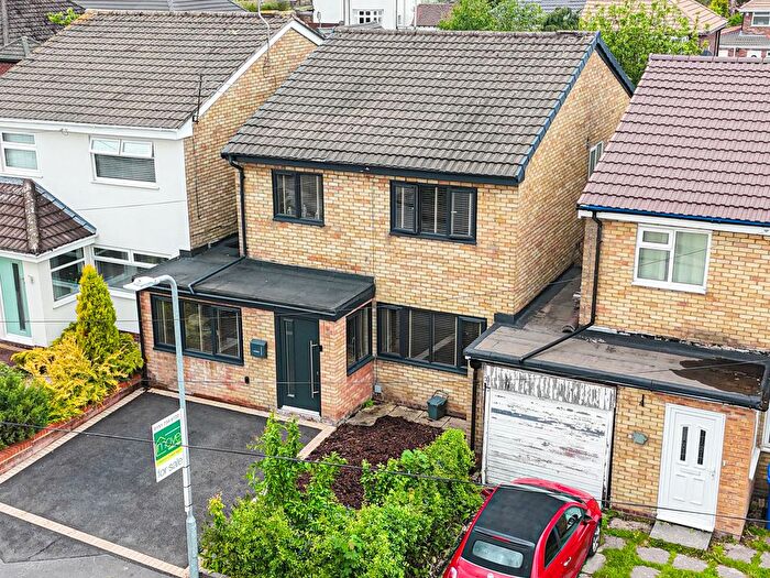 4 Bedroom Detached House For Sale In The Paddock, Woolton, L25