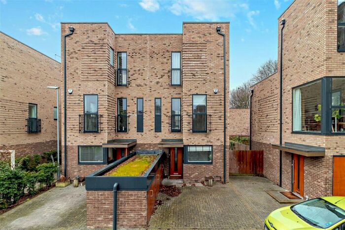 2 Bedroom Semi-Detached House To Rent In Lilywhite Drive, Cambridge, CB4