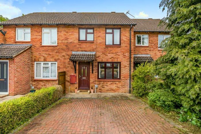 3 Bedroom Terraced House For Sale In Botley, West Oxford, OX2