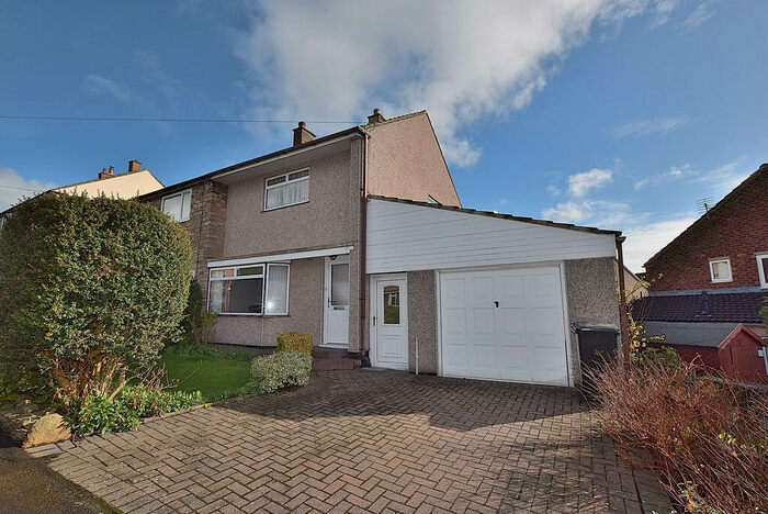 2 Bedroom Semi-Detached House For Sale In Willow Crescent, Richmond, DL10