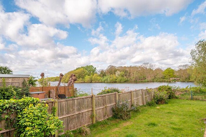 1 Bedroom Flat To Rent In Dehar Crescent, Hendon, London, NW9