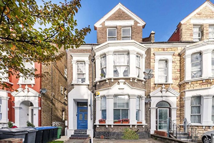 Studio For Sale In Buckley Road, Brondesbury, NW6