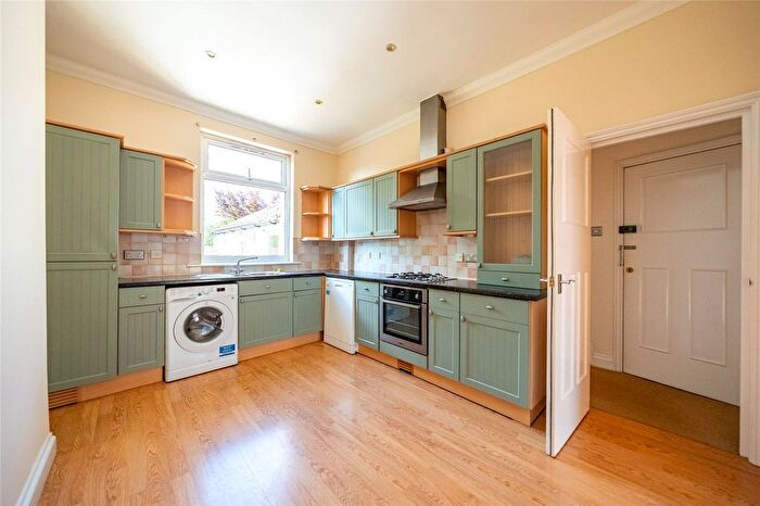 2 Bedroom Flat For Sale In Boxley Road, Penenden Heath, Maidstone, ME14