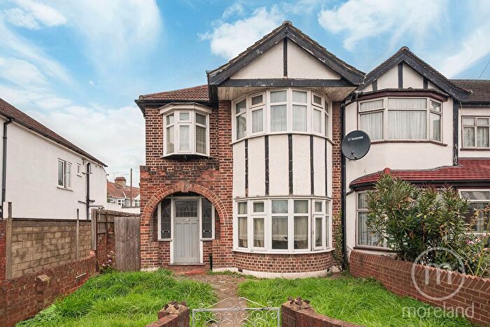 3 Bedroom End Terrace House For Sale In Windmill Road, Edmonton, N18