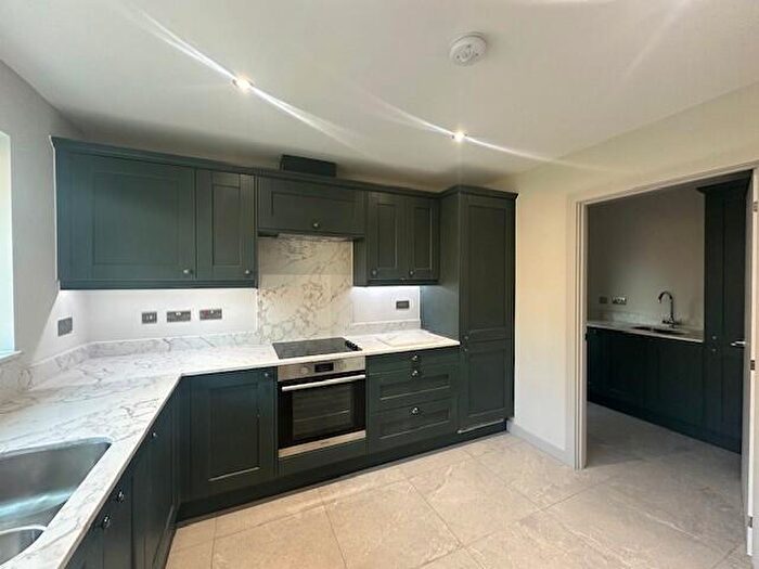 4 Bedroom House To Rent In Nicholson Court, Kidderminster, DY10