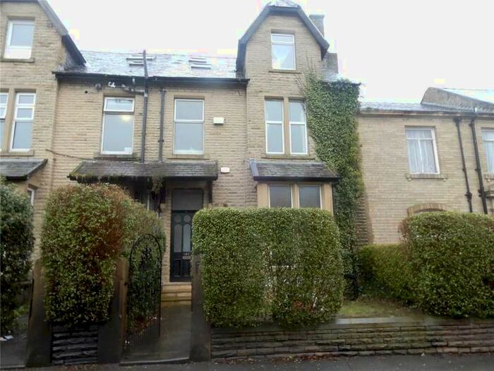 2 Bedroom Apartment To Rent In Halifax Old Road, Birkby, Huddersfield, HD2