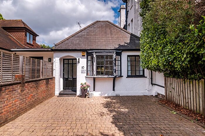 4 Bedroom Flat To Rent In Arterberry Road, London, SW20