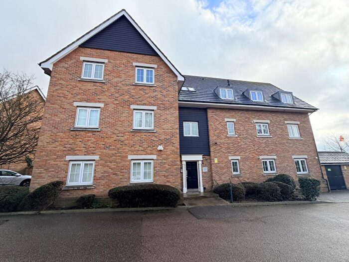 2 Bedroom Apartment For Sale In Weymounth Drive, Chafford Hundred, Essex, RM16