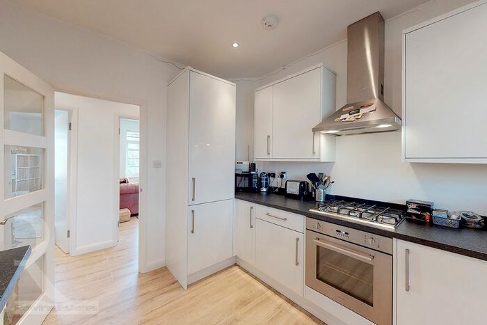 2 Bedroom Flat To Rent In Risborough Court, London, N10