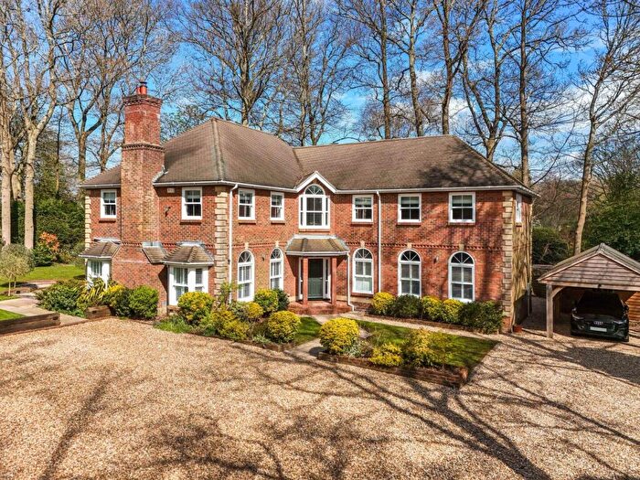 5 Bedroom Detached House For Sale In Sarisbury Court, Holly Hill Lane, SO31