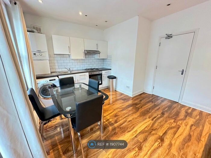 4 Bedroom Flat To Rent In Flaxman Rd, Brixton, SE5