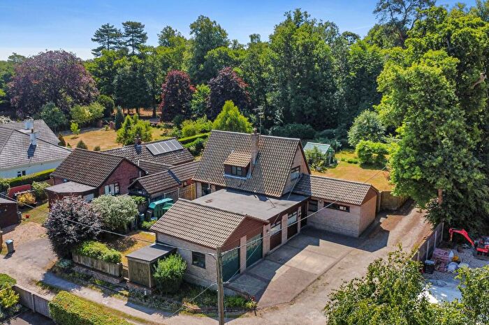 3 Bedroom Chalet For Sale In Beacon Lane, Little Bealings, IP13