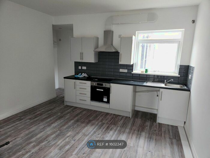 2 Bedroom Flat To Rent In Murray Road, Rugby, CV21