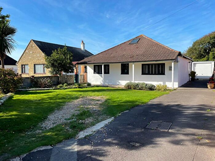 3 Bedroom Bungalow For Sale In Mengham, PO11