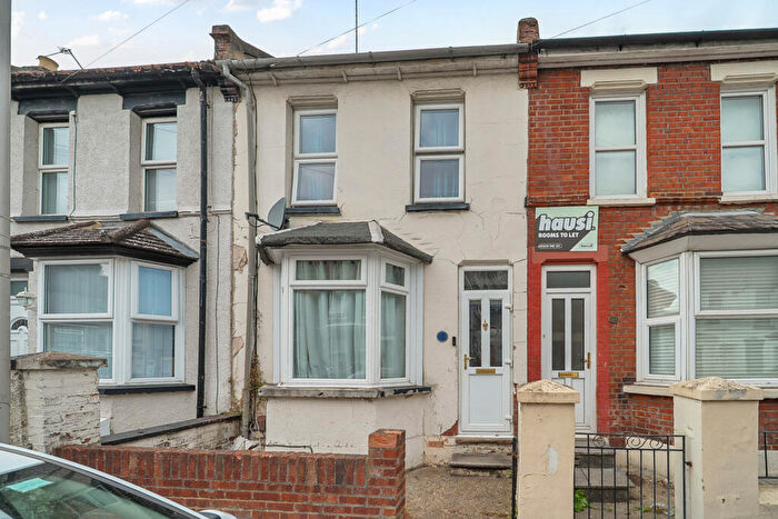3 Bedroom Terraced House For Sale In Sidney Road, Gillingham, Kent, ME7