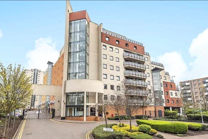 2 Bedroom Flat For Sale In Wards Wharf Approach, London, E16