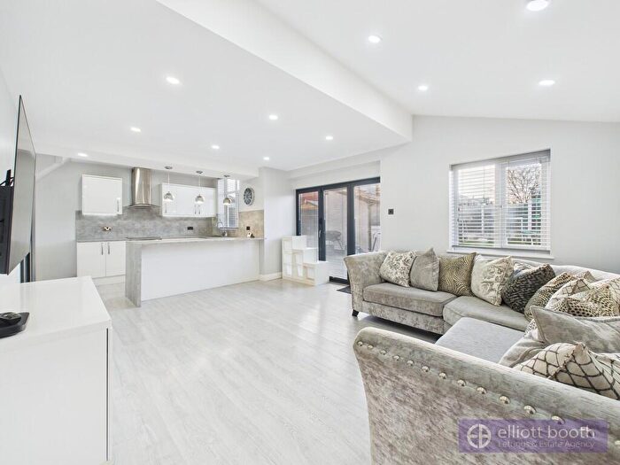 3 Bedroom Semi-Detached House For Sale In Worcester Road, Blackpool, FY3