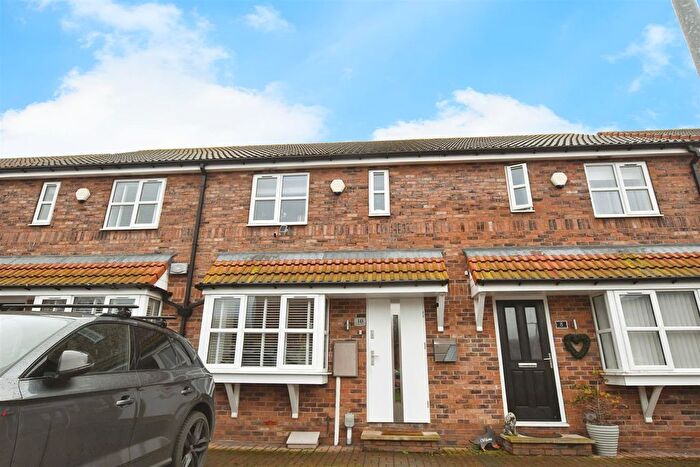 3 Bedroom Terraced House For Sale In Partington Drive, Hull, HU9