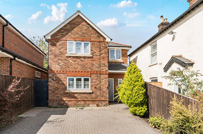 3 Bedroom Detached House For Sale In Amersham Road, High Wycombe, Buckinghamshire, HP13