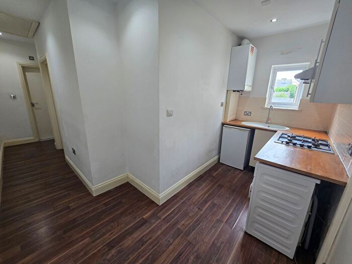 1 Bedroom Flat To Rent In Wood Street, Walthamstow, London, E17