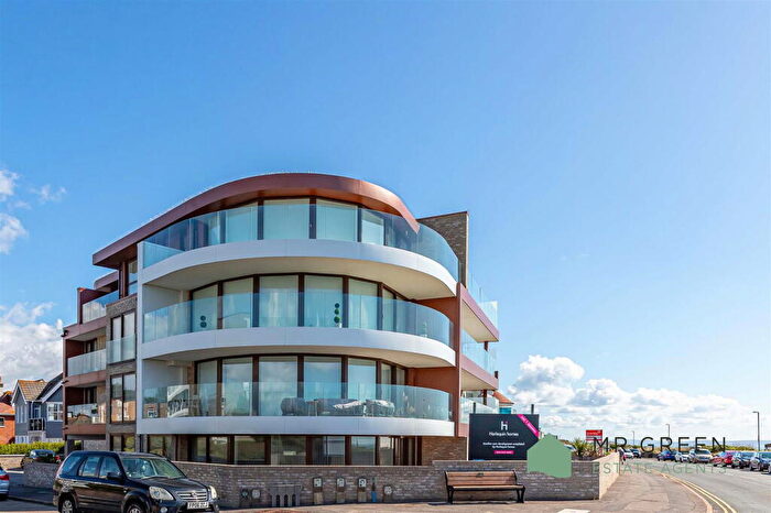 3 Bedroom Penthouse To Rent In Southbourne Overcliff Drive, Bournemouth, Dorset, BH6
